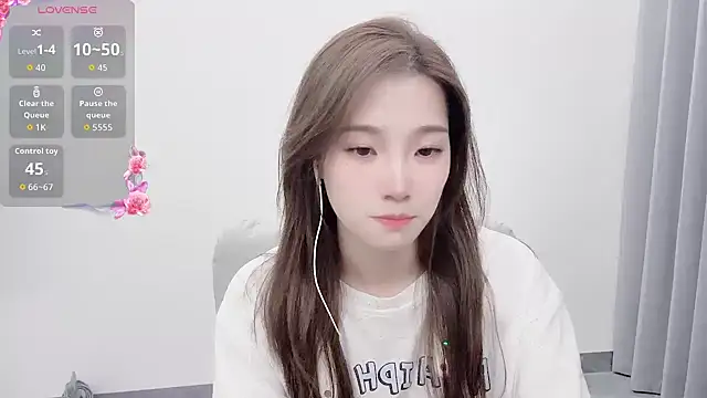 Snapshot of yuyu_77 chatting on 09/10/25, 04:50 yuyu 77 online show from 09/10/25, 04:50
