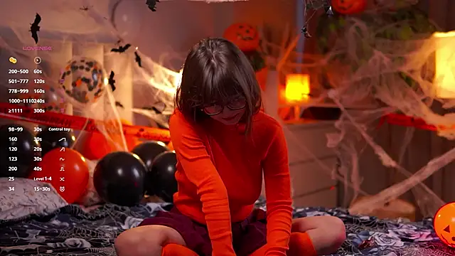 Julia PR0 online show from 10/31/25, 06:32