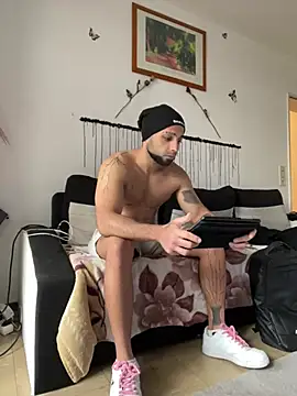 1Richrichard1 online show from 05/19/26, 08:43