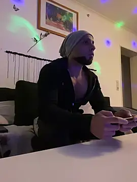 1Richrichard1 online show from 05/12/26, 08:48