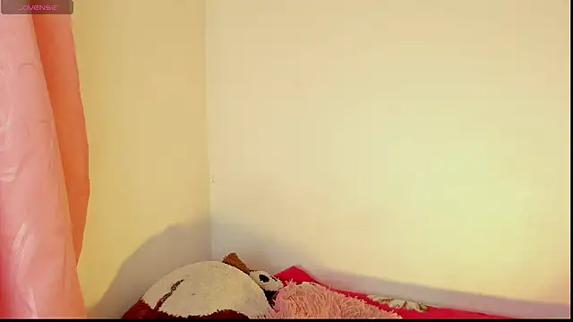 Alanaloiiss  online show from 03/08/26, 12:05