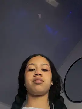 jadee8 online show from 04/18/26, 12:24