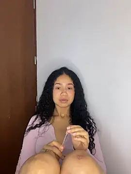 jadee8 online show from 04/05/26, 02:13