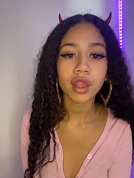 jadee8 online show from 10/29/25, 07:46