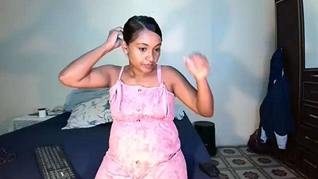 Snapshot of indiansweetflava chatting on 02/18/26, 12:12 indiansweetflava online show from 02/18/26, 12:12