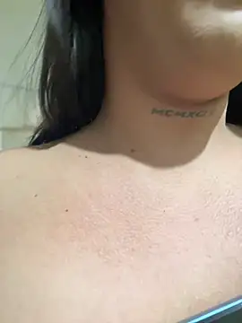 Snapshot of Sweet_vicky_hot chatting on 11/21/25, 07:13 Sweet vicky hot online show from 11/21/25, 07:13