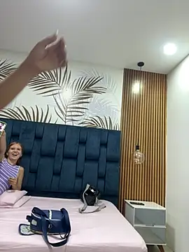 Snapshot of Sweet_vicky_hot chatting on 05/08/26, 07:06 Sweet vicky hot online show from 05/08/26, 07:06