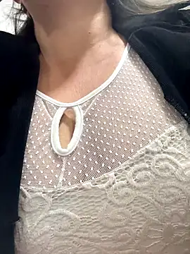 StefiAlizon70 online show from 10/26/25, 02:12