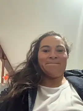 StefiAlizon70 online show from 10/18/25, 02:24