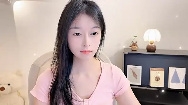 Onechestnut online show from 11/12/25, 10:30