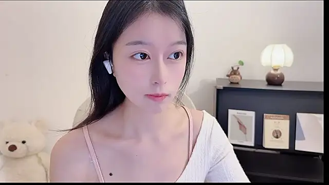 Onechestnut online show from 10/19/25, 05:10