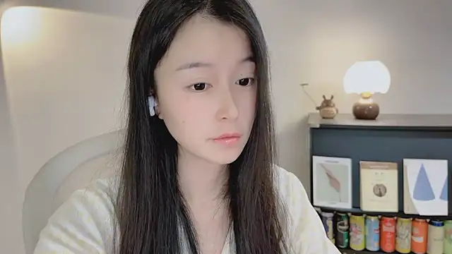 Snapshot of Onechestnut chatting on 04/14/26, 01:05 Onechestnut online show from 04/14/26, 01:05