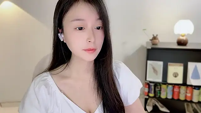 Snapshot of Onechestnut chatting on 04/02/26, 03:02 Onechestnut online show from 04/02/26, 03:02