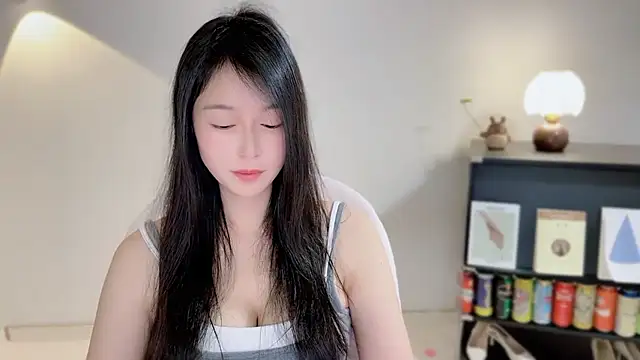 Snapshot of Onechestnut chatting on 04/03/26, 05:36 Onechestnut online show from 04/03/26, 05:36