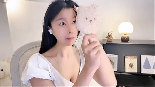 Onechestnut online show from 10/29/25, 06:34