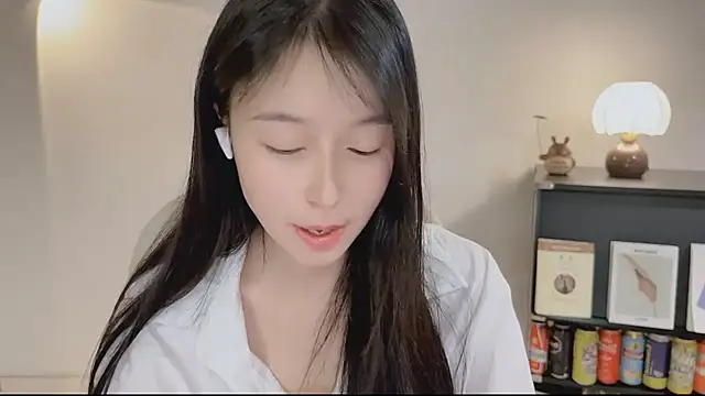 Onechestnut online show from 04/23/26, 12:40