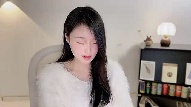 Snapshot of Onechestnut chatting on 01/06/26, 12:53 Onechestnut online show from 01/06/26, 12:53