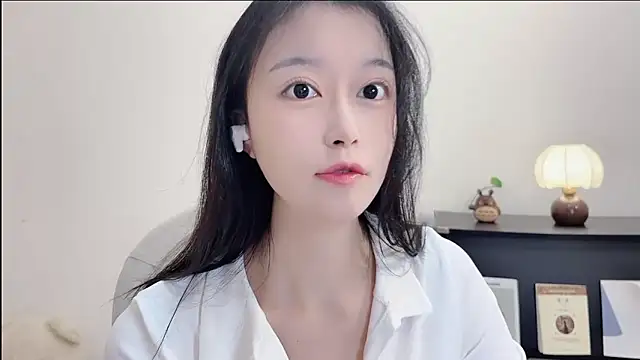 Onechestnut online show from 10/17/25, 06:17