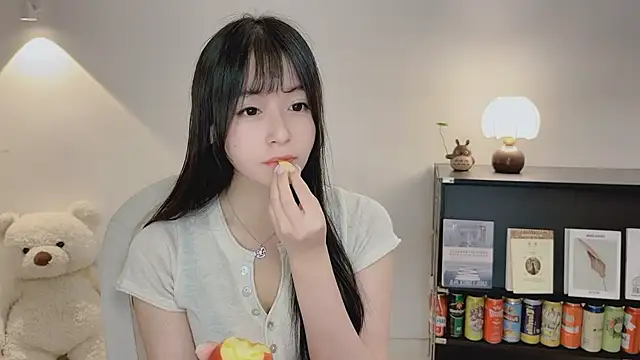 Onechestnut online show from 06/07/26, 11:15