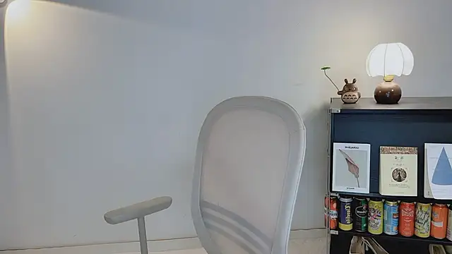 Snapshot of Onechestnut chatting on 04/07/26, 05:37 Onechestnut online show from 04/07/26, 05:37