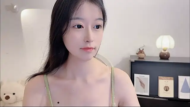 Onechestnut online show from 10/26/25, 12:27