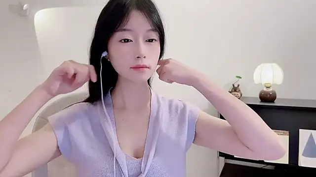 Onechestnut online show from 11/17/25, 06:06