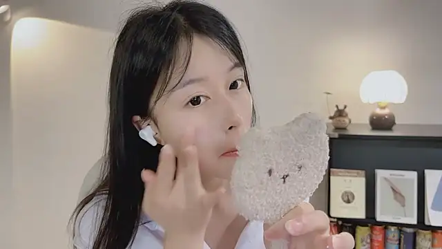 Onechestnut online show from 04/24/26, 05:09