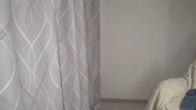 Snapshot of miss__Sophie chatting on 12/14/25, 10:43 miss Sophie online show from 12/14/25, 10:43