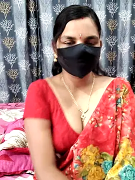Snapshot of Lalitha-1995 chatting on 07/11/26, 05:41 Lalitha-1995 online show from 07/11/26, 05:41