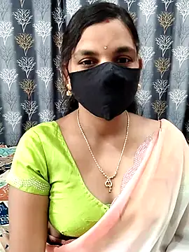 Snapshot of Lalitha-1995 chatting on 07/02/26, 05:57 Lalitha-1995 online show from 07/02/26, 05:57