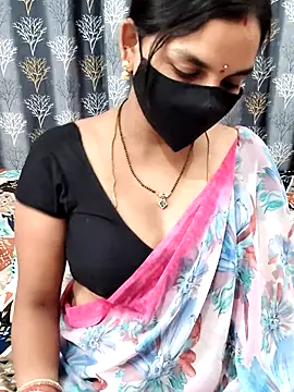 Snapshot of Lalitha-1995 chatting on 06/08/26, 08:04 Lalitha-1995 online show from 06/08/26, 08:04