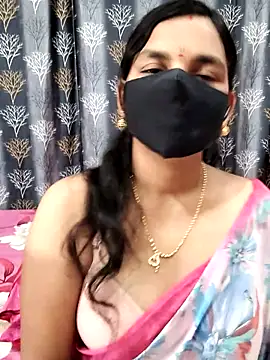 Snapshot of Lalitha-1995 chatting on 07/10/26, 05:51 Lalitha-1995 online show from 07/10/26, 05:51