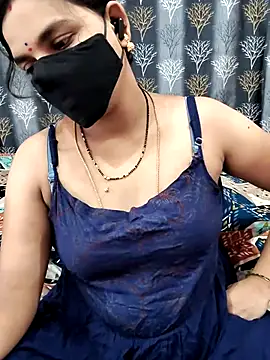 Snapshot of Lalitha-1995 chatting on 06/04/26, 06:18 Lalitha-1995 online show from 06/04/26, 06:18