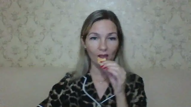 sweetriki online show from 10/31/25, 05:31