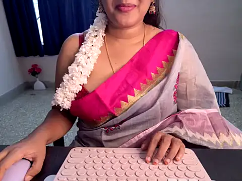 Snapshot of Anjalistar chatting on 09/23/25, 04:19 Anjalistar online show from 09/23/25, 04:19