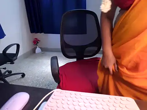 Snapshot of Anjalistar chatting on 09/17/25, 03:52 Anjalistar online show from 09/17/25, 03:52