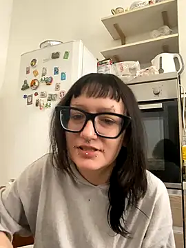 Snapshot of severingratty chatting on 10/04/25, 10:28 severingratty online show from 10/04/25, 10:28