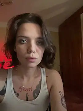 Snapshot of enchanting_chloe chatting on 10/09/25, 06:52 enchanting chloe online show from 10/09/25, 06:52