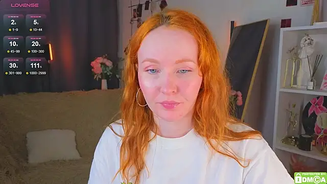 JoyceJones online show from 12/01/25, 08:42