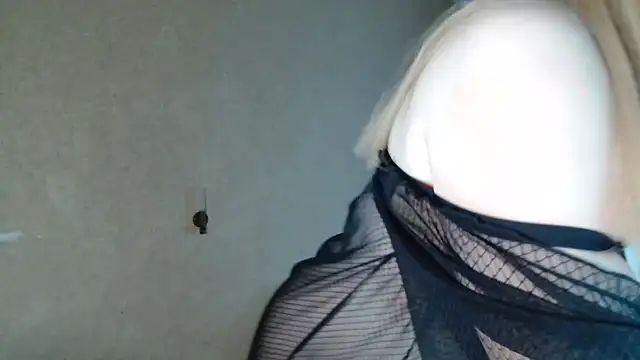 Miaxfox online show from 10/29/25, 04:22