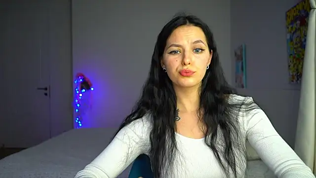 EwelynScott online show from 12/15/25, 01:39