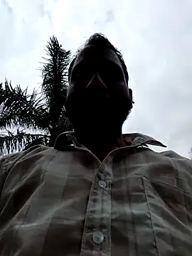 Snapshot of Garammandi011 chatting on 05/19/26, 10:44 Garammandi011 online show from 05/19/26, 10:44