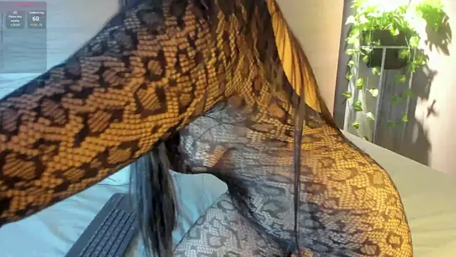 alexamonroe  online show from 12/22/25, 09:15