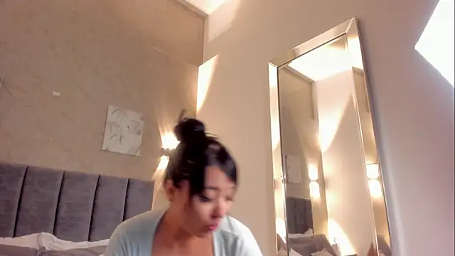 Lunaa bellaa online show from 01/12/26, 07:42