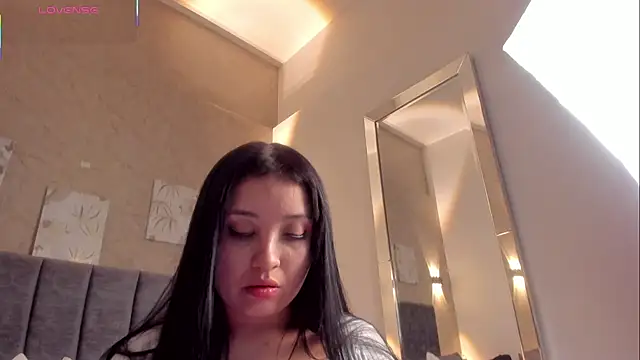 Lunaa bellaa online show from 10/22/25, 07:35