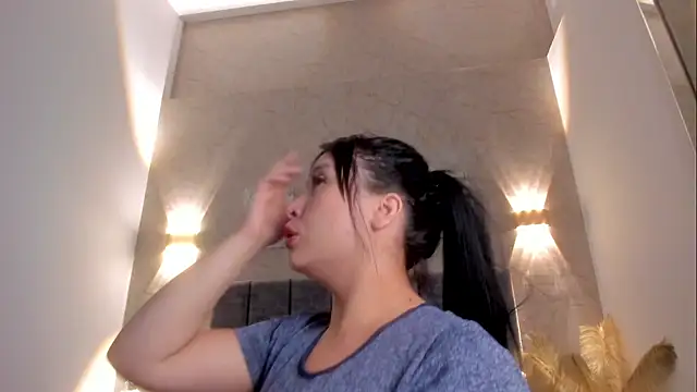 Lunaa bellaa online show from 02/17/26, 07:44