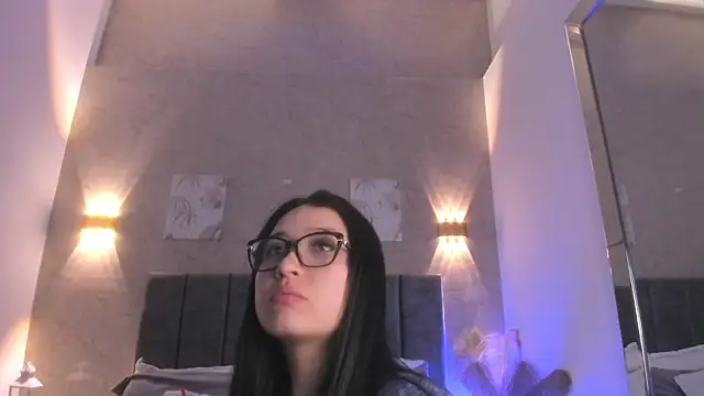 Lunaa bellaa online show from 03/19/26, 07:47