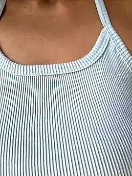 Rose-andres online show from 10/25/25, 04:07