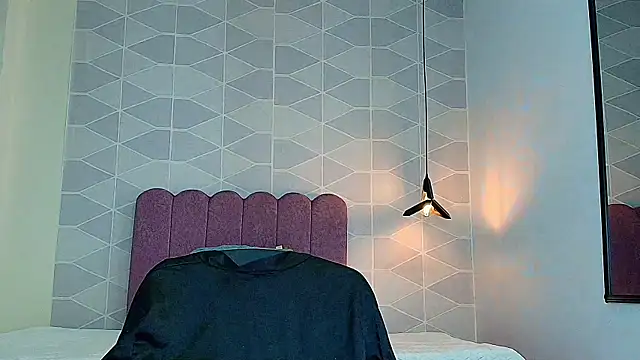 Aly Loving online show from 12/01/25, 08:32