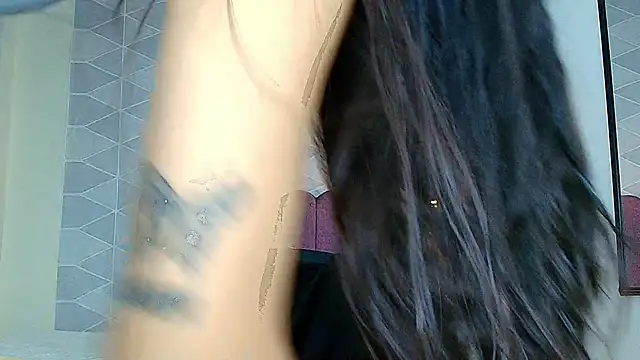 Aly Loving online show from 12/04/25, 09:47